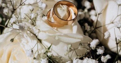 Patarimai poroms – kaip išsirinkti tobulus vestuvinius žiedus?