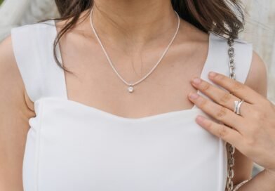 Kuo išsiskiria aukštosios juvelyrikos kaklo papuošalai?