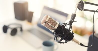 Autoatsakiklio įgarsinimas: kodėl balsas kuria pasitikėjimą?